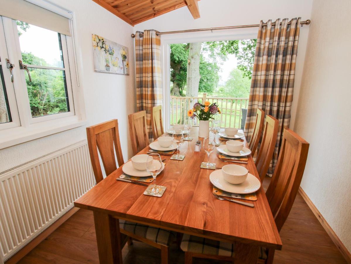 The Log Cabin Tenbury Ngoại thất bức ảnh