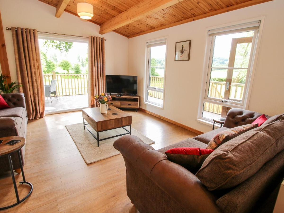 The Log Cabin Tenbury Ngoại thất bức ảnh
